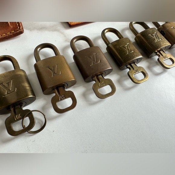 Bundle Louis Vuitton luggage tag 10 and lock key 10 - Picture 6 of 12